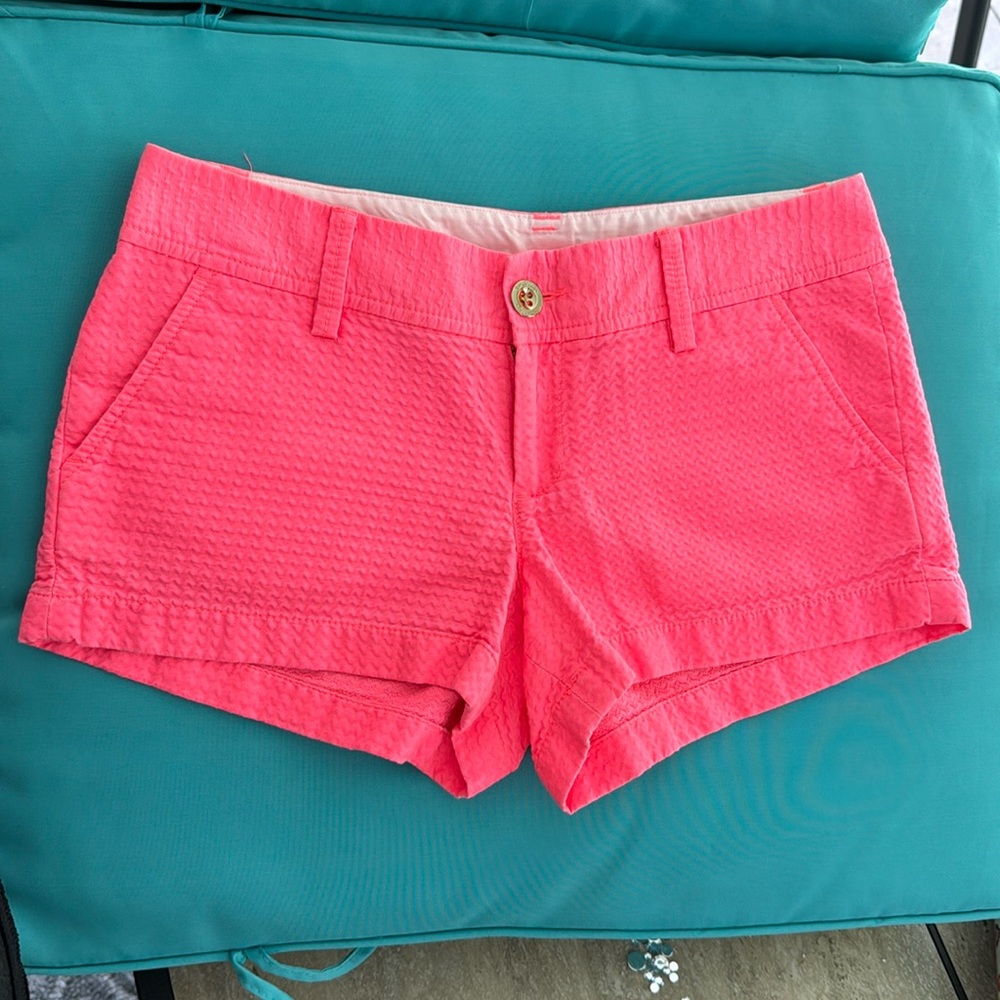 Lilly Pulitzer hot pink “The Walsh Short” size 4-  get summer ready!